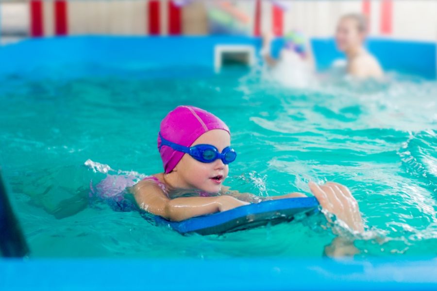 ورزش شنا در کودکی و نوجوانی